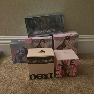 Ariana grande perfume boxes